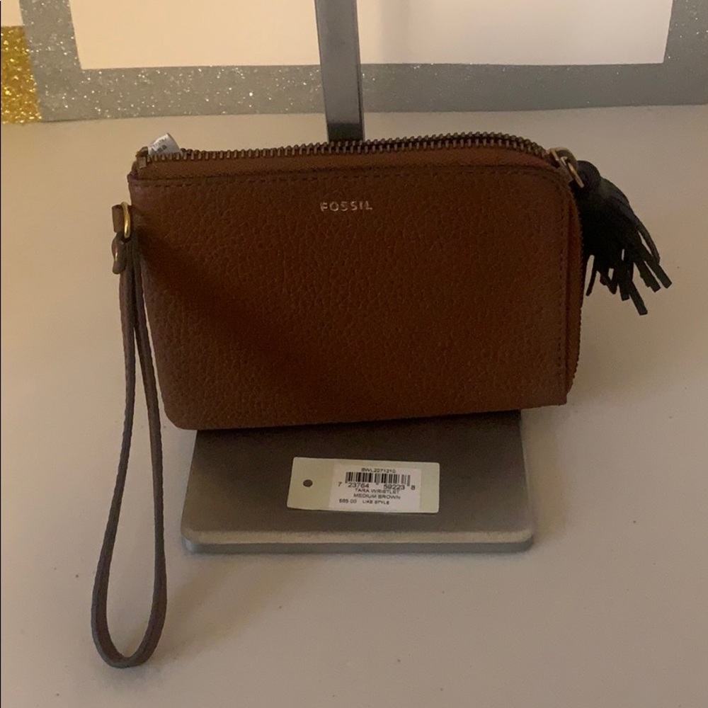 Small leather Fossil wristlet